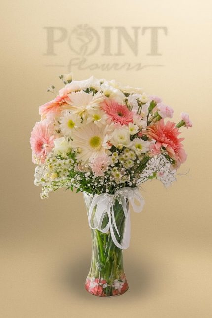 Buca Çiçekçi Cam Vazoda Mevsim Çiçekleri İçinde Beyaz Güller ARJ0053