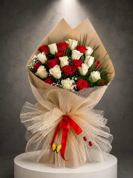 Kırmızı Beyaz Gül Buketi. Buca Çiçekçi. BKT0078