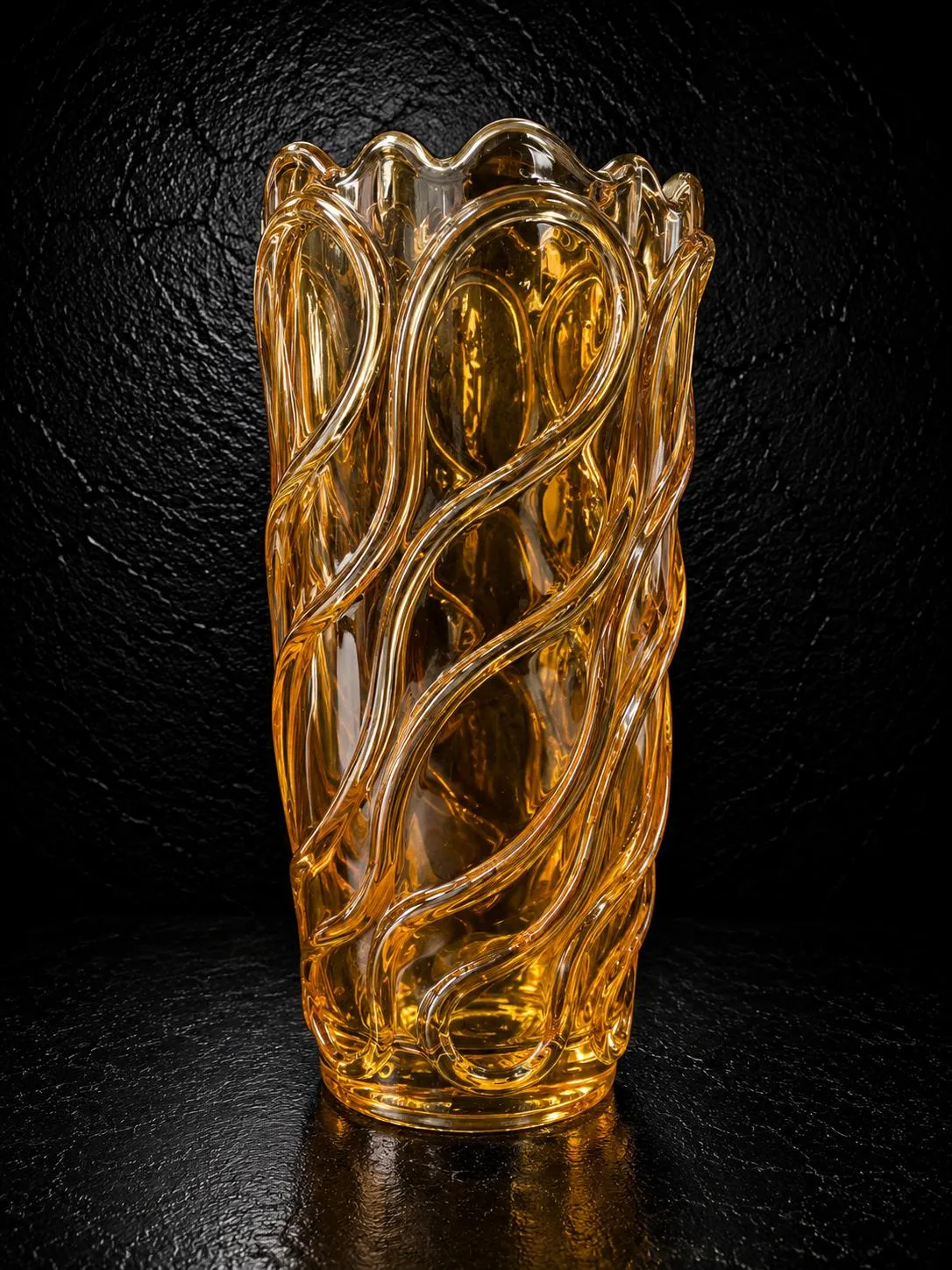 Amber Dalga Desenli Kristal Vazo VZ0008 Amber Dalga Desenli Kristal Vazo VZ0008 uzun dekoratif çiçek vazosu Buca Çiçekçi