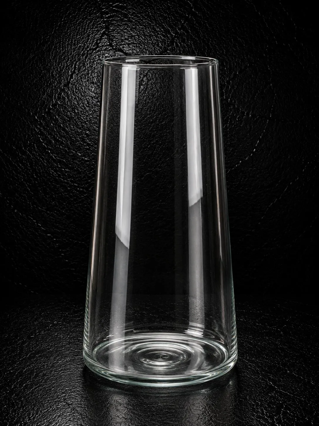 Şeffaf Konik Kristal Vazo VZ0011 Şeffaf Konik Kristal Vazo VZ0011 dekoratif çiçek vazosu Buca Çiçekçi İzmir